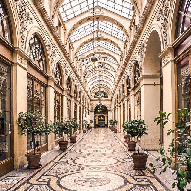 Les Passager Parisien I för wholesale av Joseph Eta