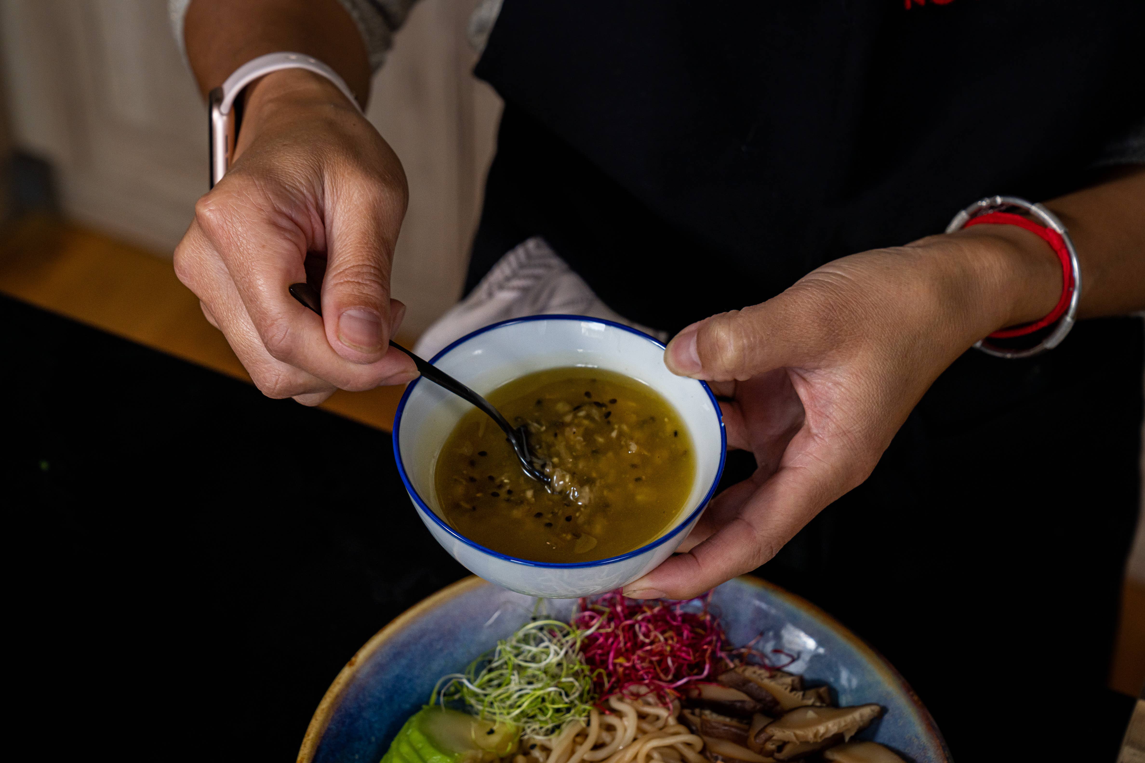 N'OYE - Wholesale Sauce - N'OYE 5 SPICES SAUCE AND MARINADE1