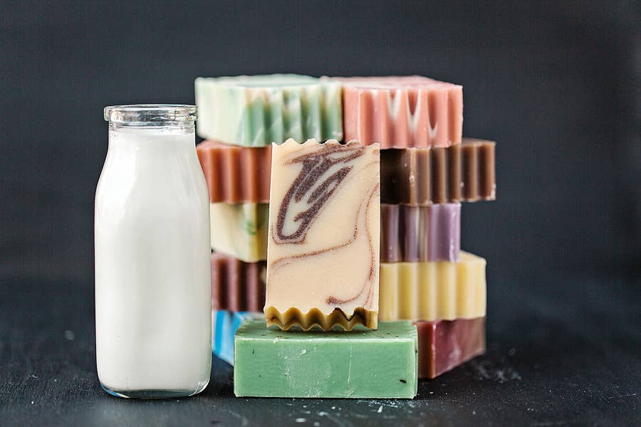 Windrift Hill Goat Milk Skincare - Vente Pains de savon - Magnifique bois de santal | Savon au lait de chèvre4