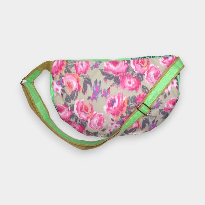 REFISHED fair fashion – Großhandel Bauchtasche – Damen – BUM BAG XL | Upcycelte Bauchtasche in hellgrün