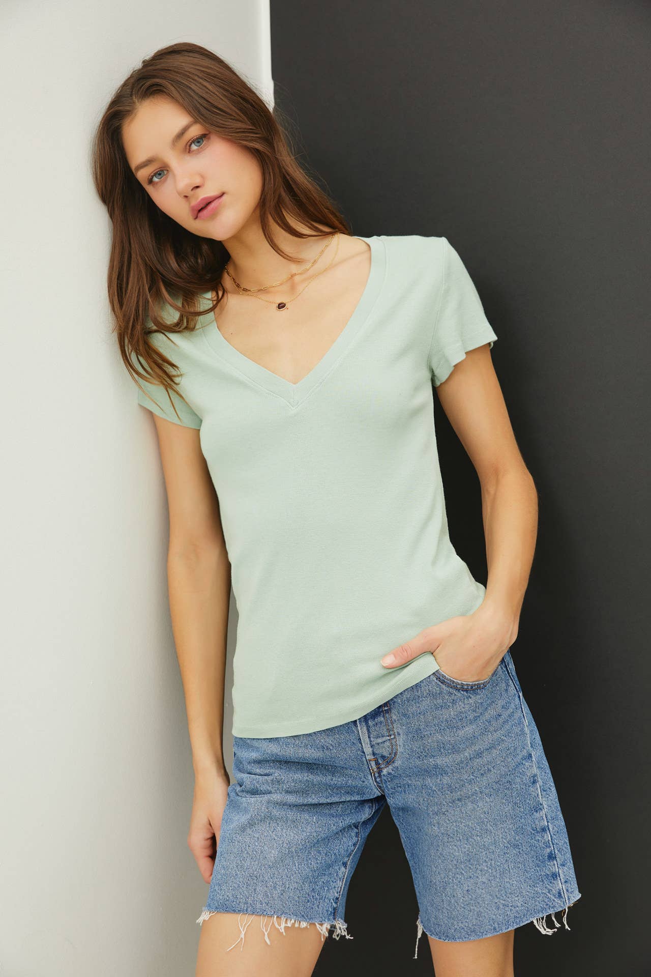 Be Cool - Wholesale T-Shirt - Women's - CLASSIC V-NECK SHORT SLEEVE SLIM T-SHIRT11