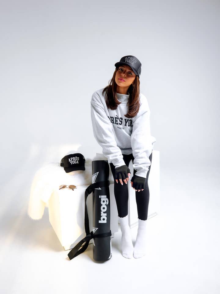 Après Yoga Hat Black for wholesale by Brogi Yoga