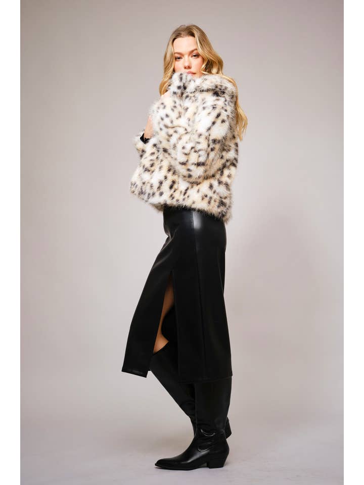 LEOPARDO 36981J - Casaco Curto com Gola de Pêlo Sintético de Leopardo para venda a revendedores na Faire6