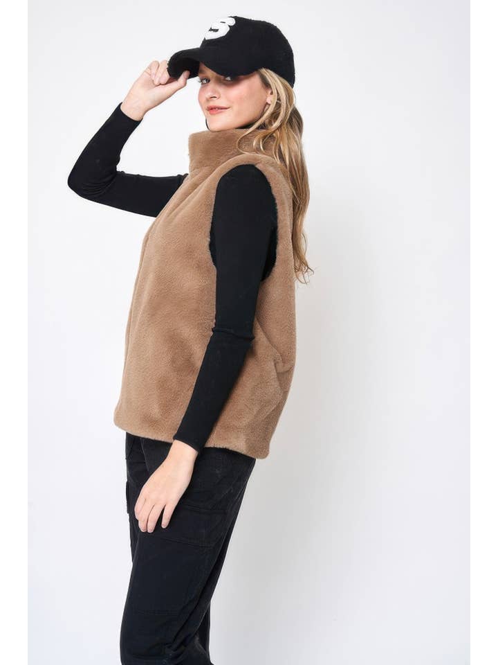 CC Wholesale Clothing - Wholesale Outerwear Vest - Women's - Solid Faux Fur Vest4