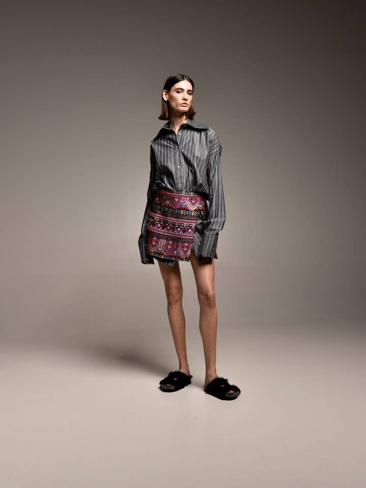 MINI-JUPE À MOTIFS pour la vente par Giovanna Nicolai