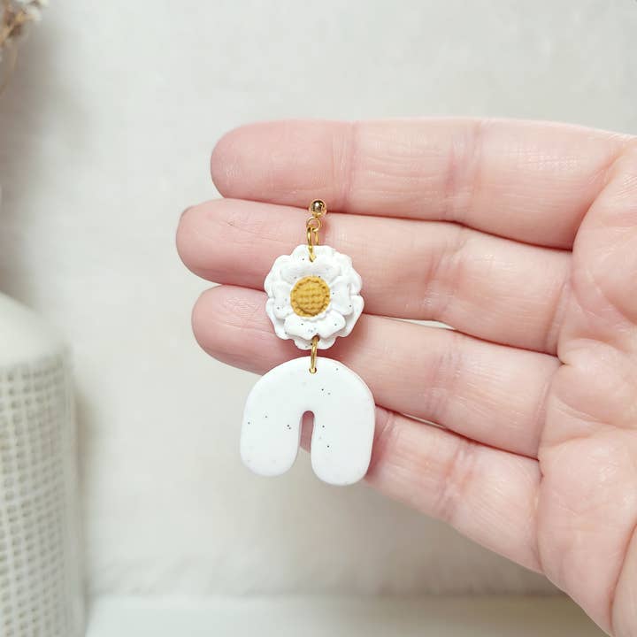 Spiegel Clay - Wholesale Dangle Earrings - Arch with flower dangles2