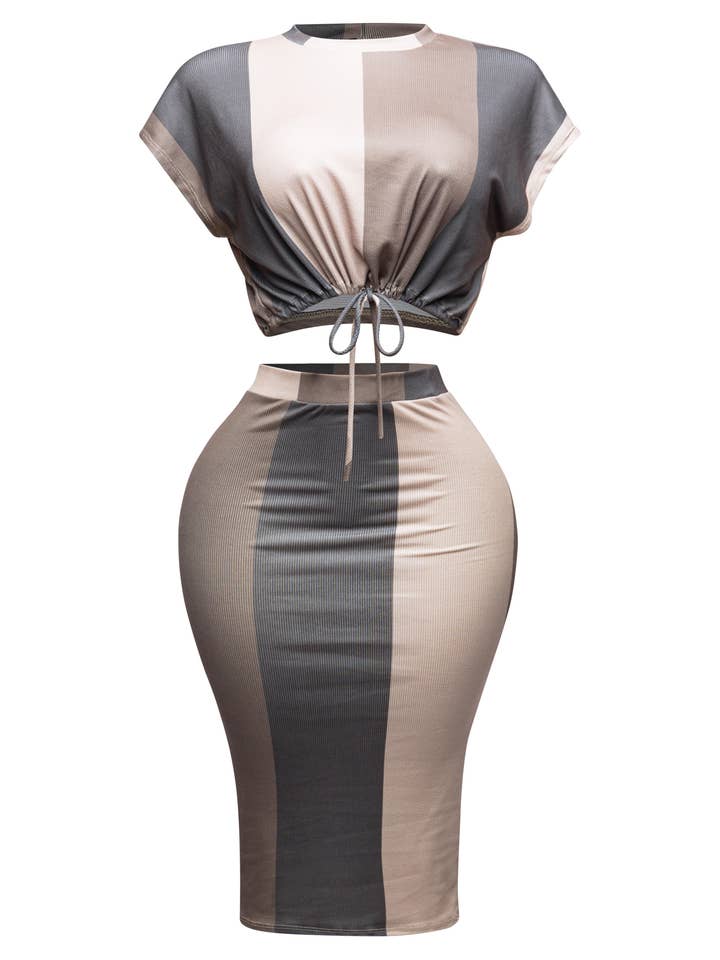 Ensemble crop top et jupe midi pour la vente par K Too