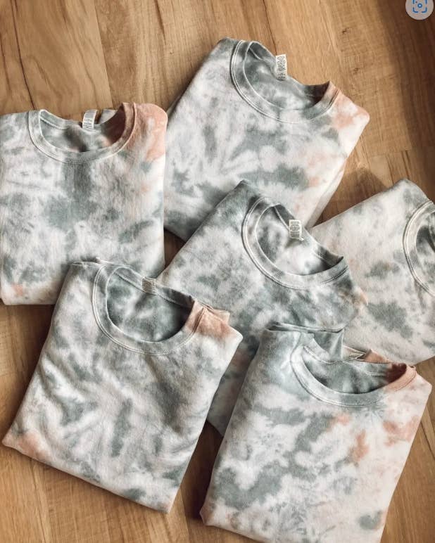 White House Co - Wholesale Sweatshirt - Women's - Mama Tie Dye Crewneck 3