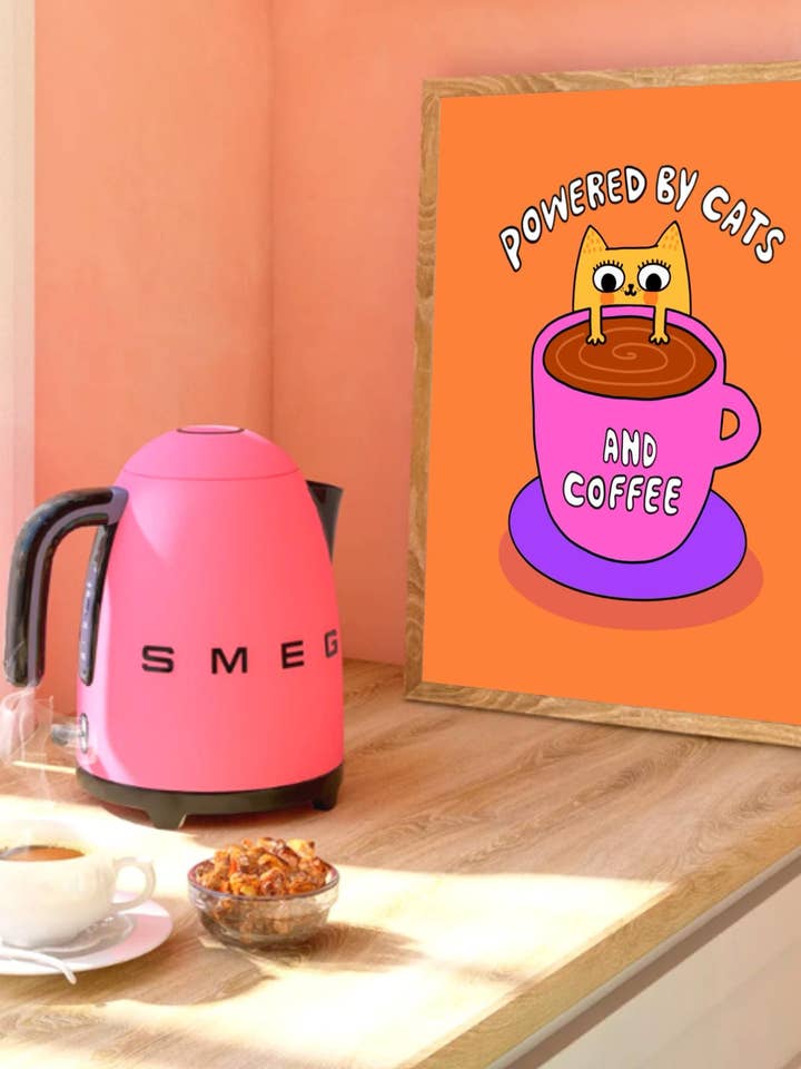 Imprimé d'art "Alimenté par le café" : Illustration colorée pour la vente par The Paper Tail