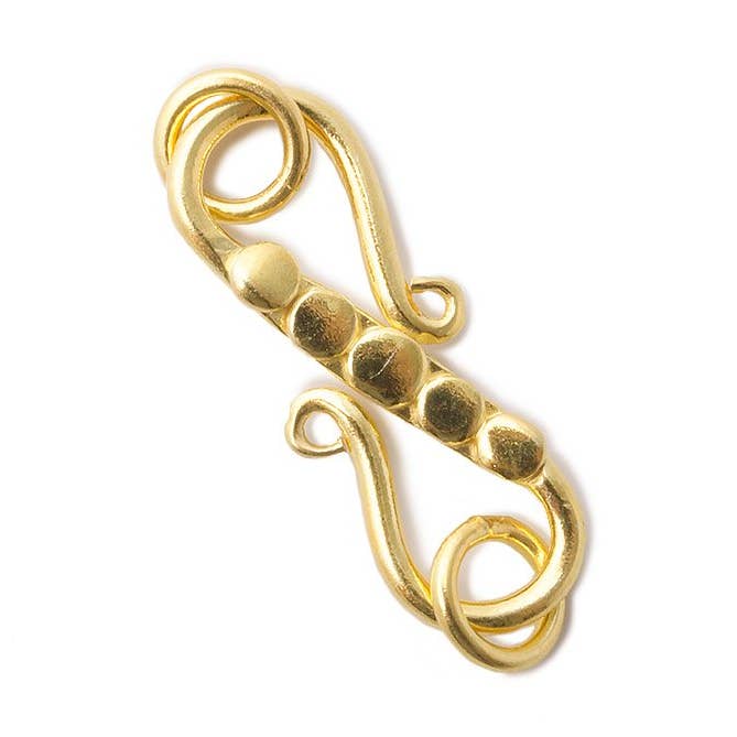 Crochet en forme de S en vermeil 22 x 7 mm avec motif à pois (1 trouvaille) pour la vente par Beads of Cambay