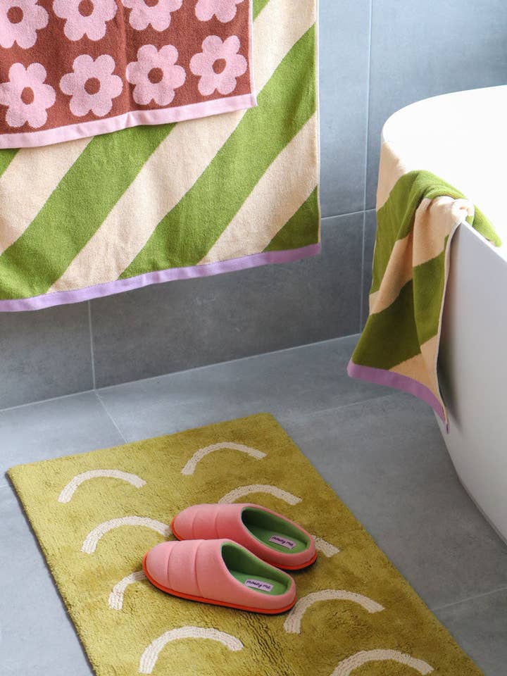 Mosey Me - Wholesale Slippers – Women's - Cloud Slipper in Peach2