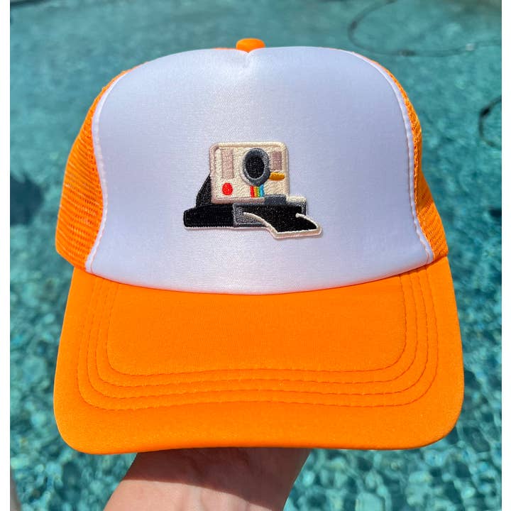 Gorra de camionero ajustable naranja con parche bordado Camera 📸 para venta al por mayor de Dilworth Road