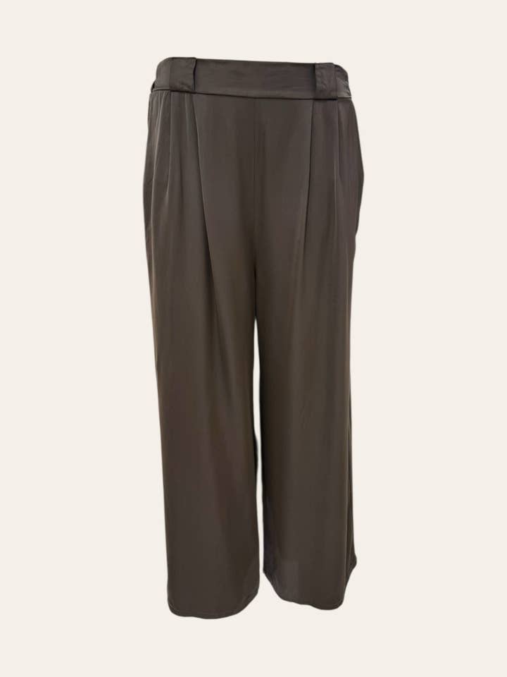 C'MELODIE - Wholesale Pants - Women's - Plus Size - Elegant Pleated Wide-Leg Pants4