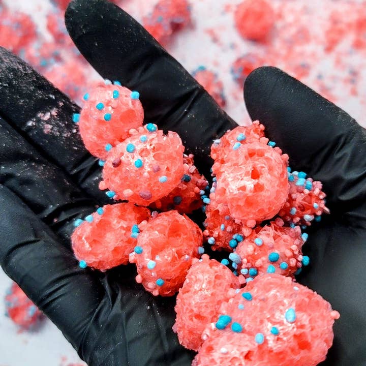 The Freeze Dried Candy Store - Wholesale Hard Candy - Very Berry Crunchy Clusters