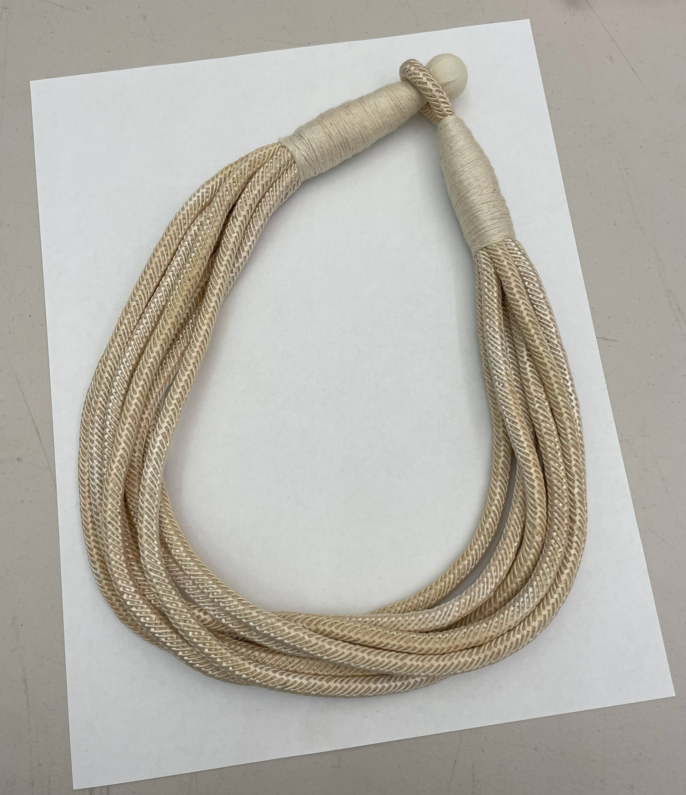 TWO FORTY TWO - Vente Colliers tissés - Collier "Original" en fil à 8 brins (écru)3