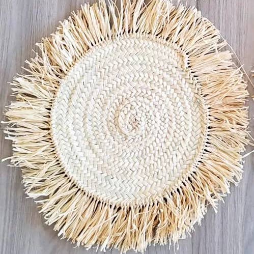 Tovagliette rotonde in rafia con frange - tovagliette bohemien per la vendita all'ingrosso da parte di Moroccan Natural bazaar
