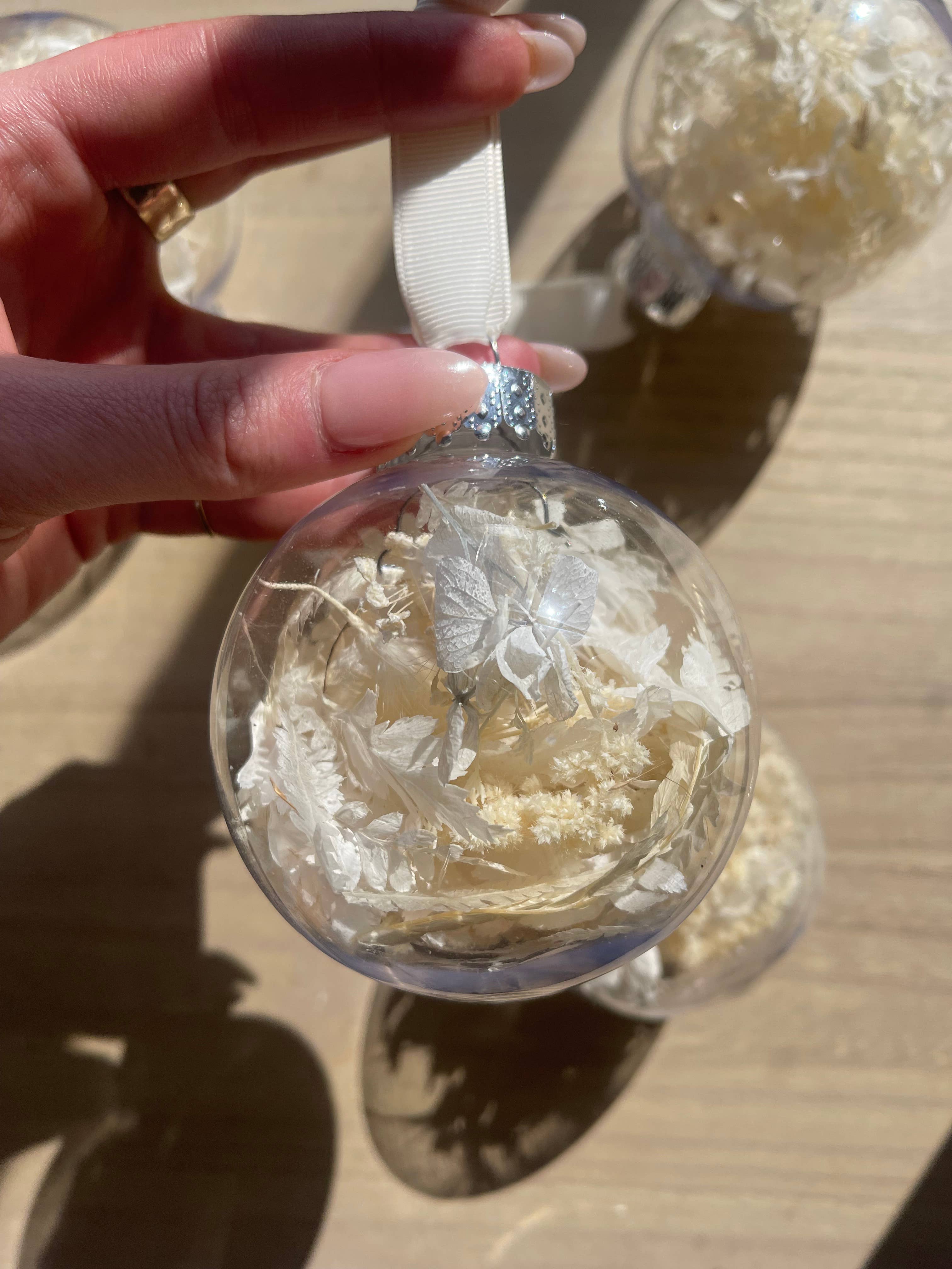 Moss and Magnolia - Wholesale Christmas Decoration - Opening Packages (Christmas Baubles)7