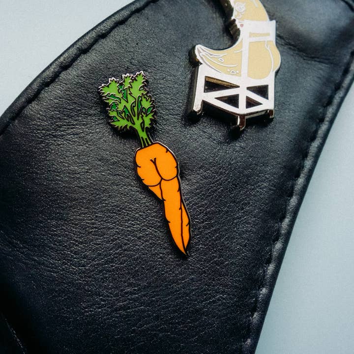 Cheeky Art Studio - Wholesale Lapel Pin/Button - Carrot Booty Hard Enamel Pin2