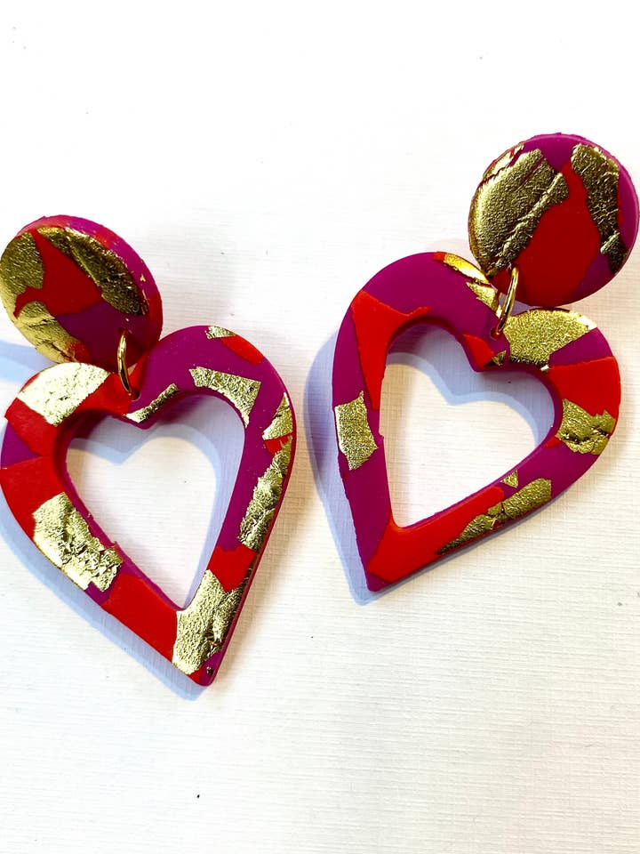 Corinya - Große Herz-Ohrringe für den Großhandel von No Shrinking Violet