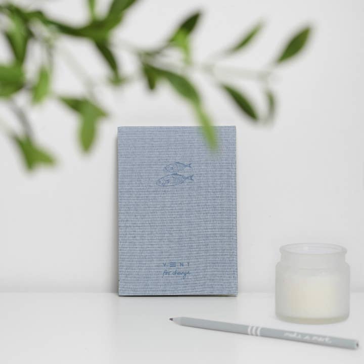 VENT for Change USA - Vente Cahiers - Carnet de notes A5 sur les déchets marins recyclés - Bleu océan1