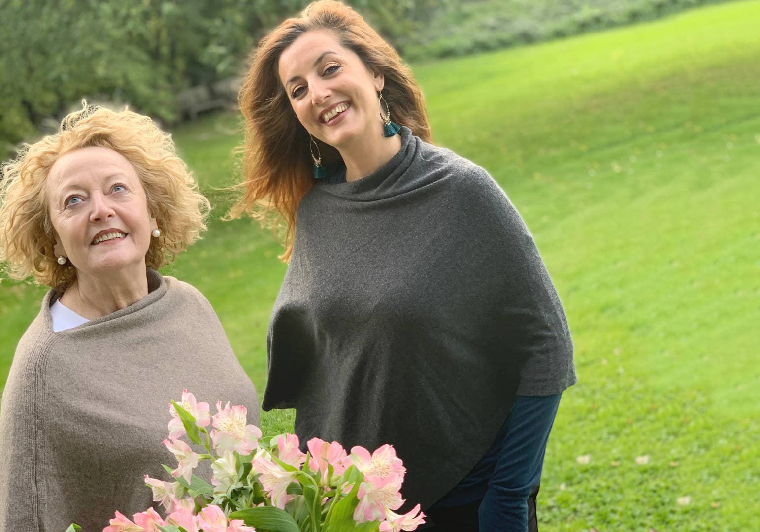 Creatico - Wholesale Poncho - Women's - House of Conti Firenze Cashmere Blend Italian Poncho Regular43