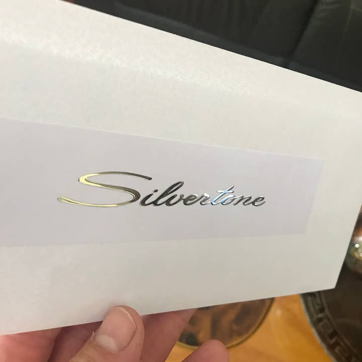 Autocollant en métal avec logo en métal Silvertone M59 pour la vente par Luthier decals