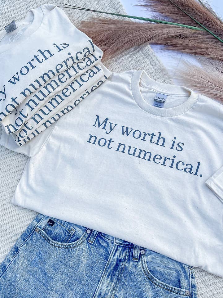 Mein Wert ist nicht Numerisches Graphic Tee für den Großhandel von Sydney's Crafty Creations