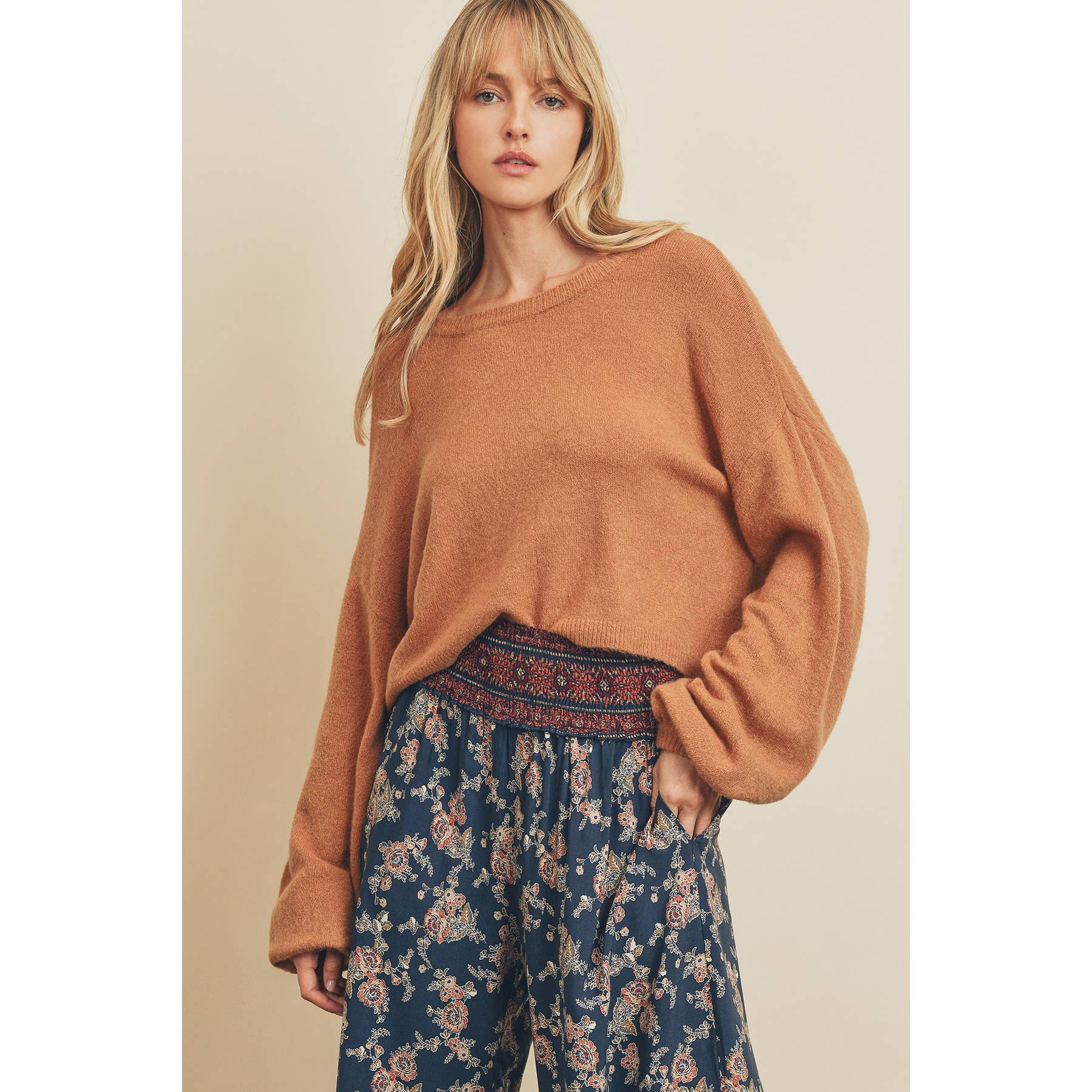 Dress Forum – wholesale Knitted jumper – Women′s – FW2546 Soft Bubble Sleeve Sweater3