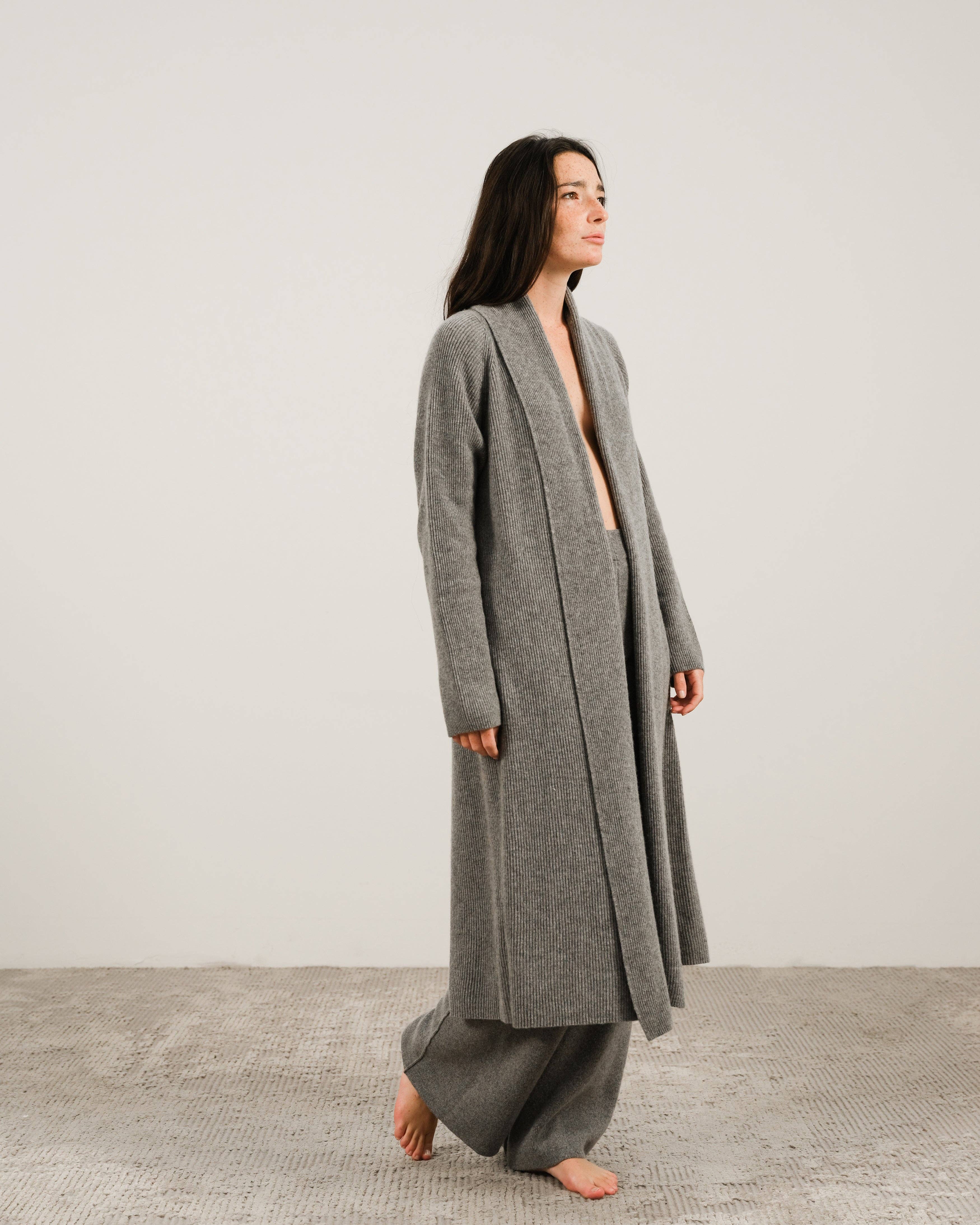 Lèmme – Großhandel Strickjacke – Damen – Maxi-Cardigan mit Schalkragen aus Kaschmirmischung3