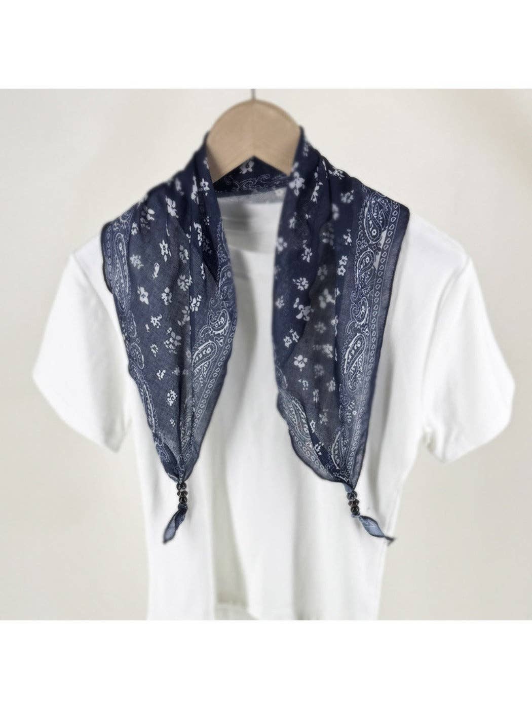 Funkyrel® Atzbranding Limited - Wholesale Head Scarf - Women's - Scarvii - Vintage-inspired Diamond-cut Headscarf with Floral patterns4