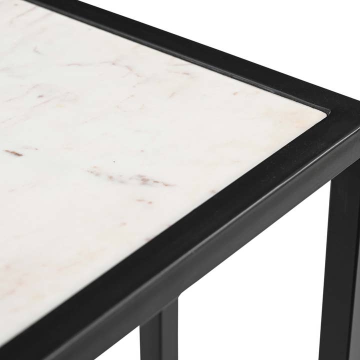 iAnanas - Wholesale Side Table - Moderner minimalistischer Beistelltisch mit schwarzem Metallrahmen und weißer Marmorplatte4