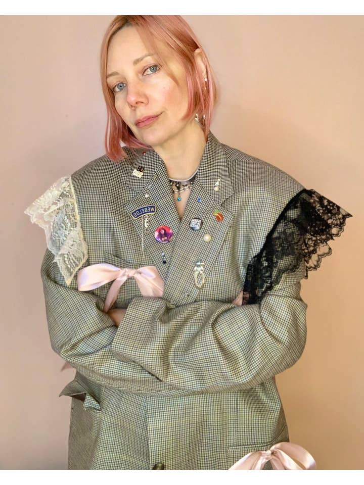Shop Journal Vintage – Engroshandel Blazer - Dame – Skræddersyet smuk punk-blazer
