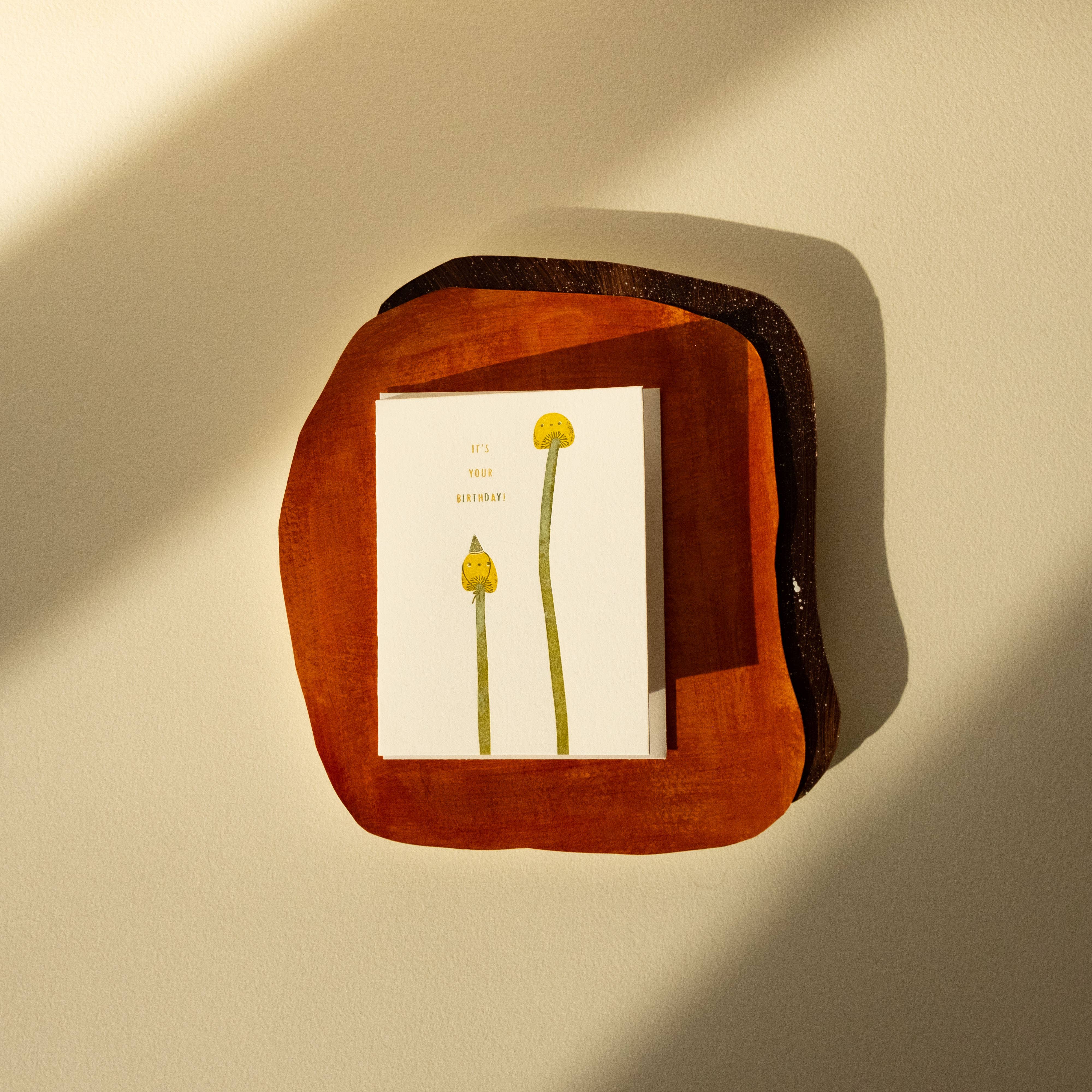 Homework Letterpress Studio - Wholesale Verjaardagskaartje - Verjaardagspaddenstoelen | Feesthoed | Letterpress Kaart1