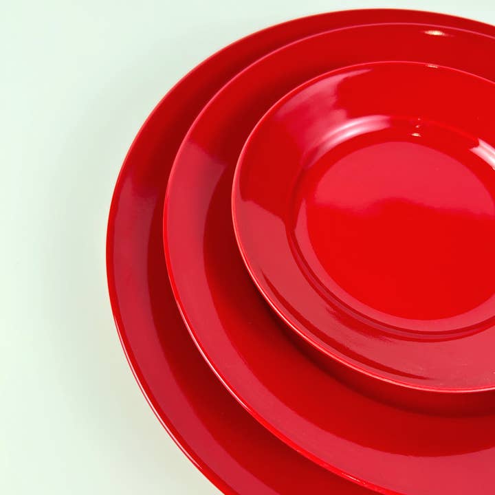 Ensemble de vaisselle en porcelaine - Rouge pour la vente par Royal Ceramics