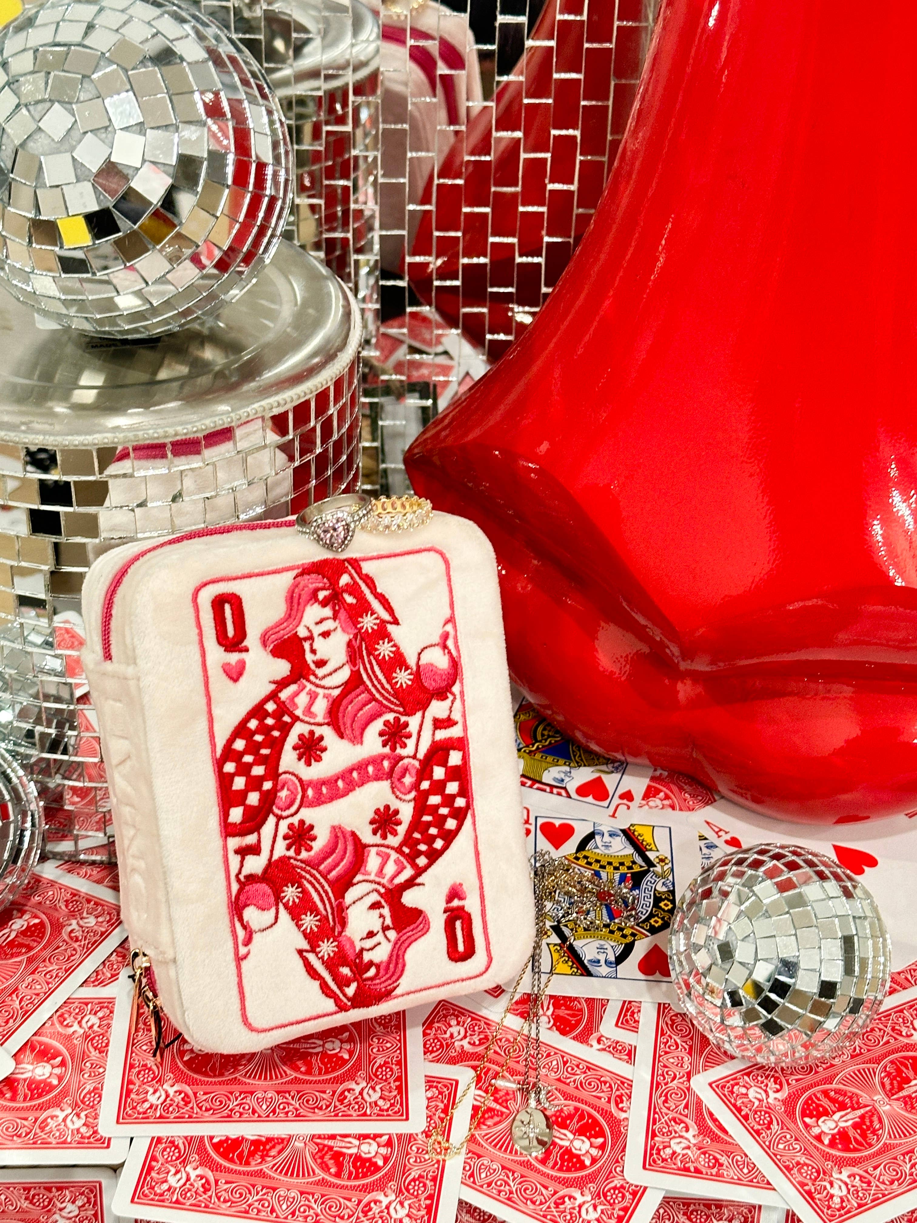 Living Royal - Wholesale Travel Container - Velvet Jewelry Zip Case / Organizer - Queen of Hearts -White4