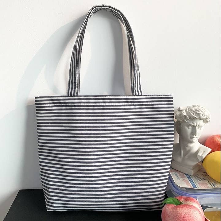 FurDecoration – Engroshandel Tote bag - Dame – Frisk blomstergitterstoftaske1