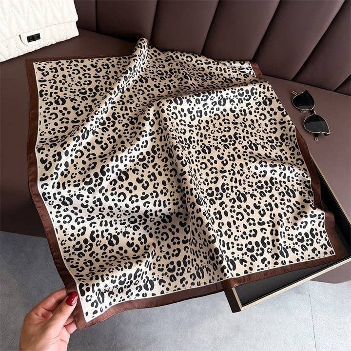 Sheer Trend - Wholesale Scarf - Women's - Fashionable Leopard Print Scarf3