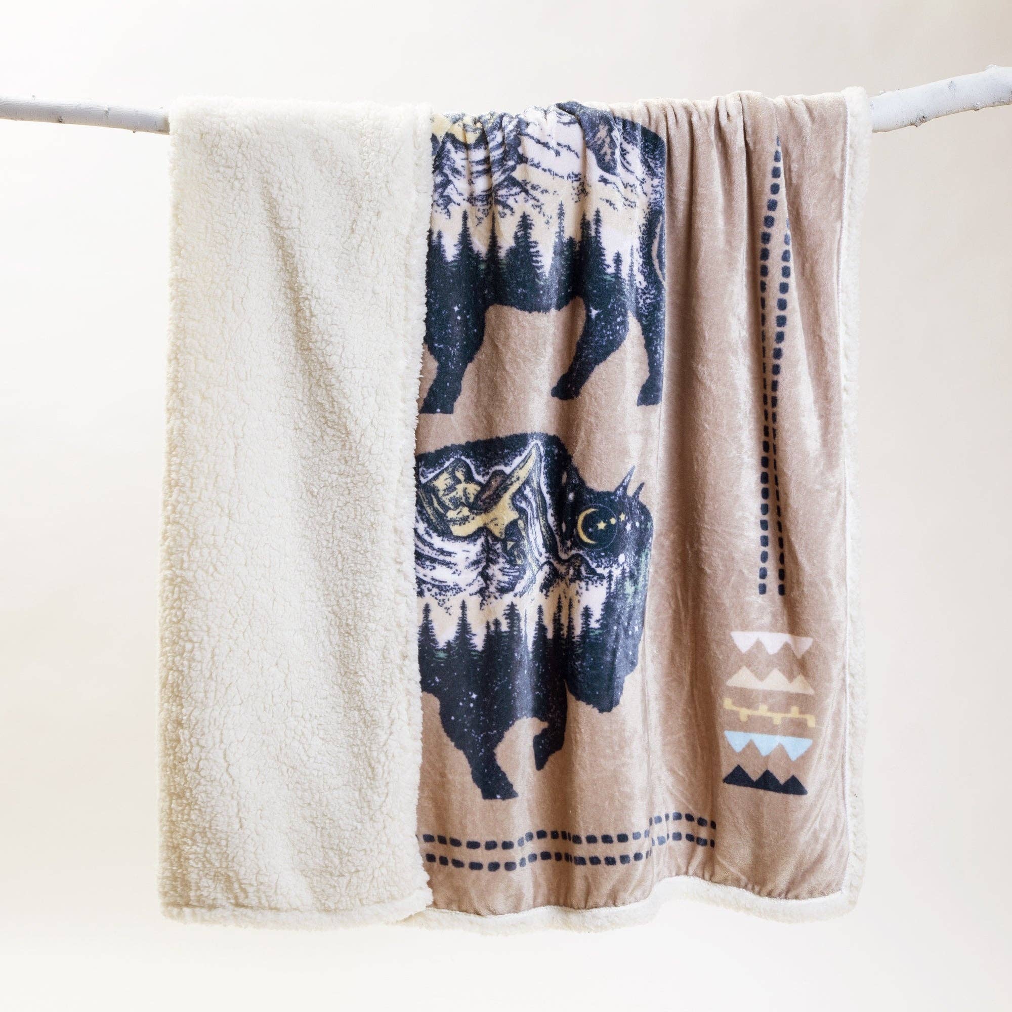 Carstens, Inc. - Wholesale Throw Blanket - Three Buffalo Plush Sherpa Throw3