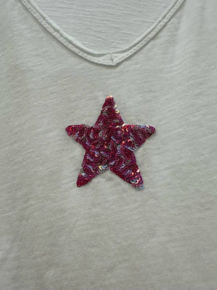 Mimi & Gogo – Großhandel T-Shirt – Damen – Damen-T-Shirt mit doppeltem V-Ausschnitt und Paillettenstern2