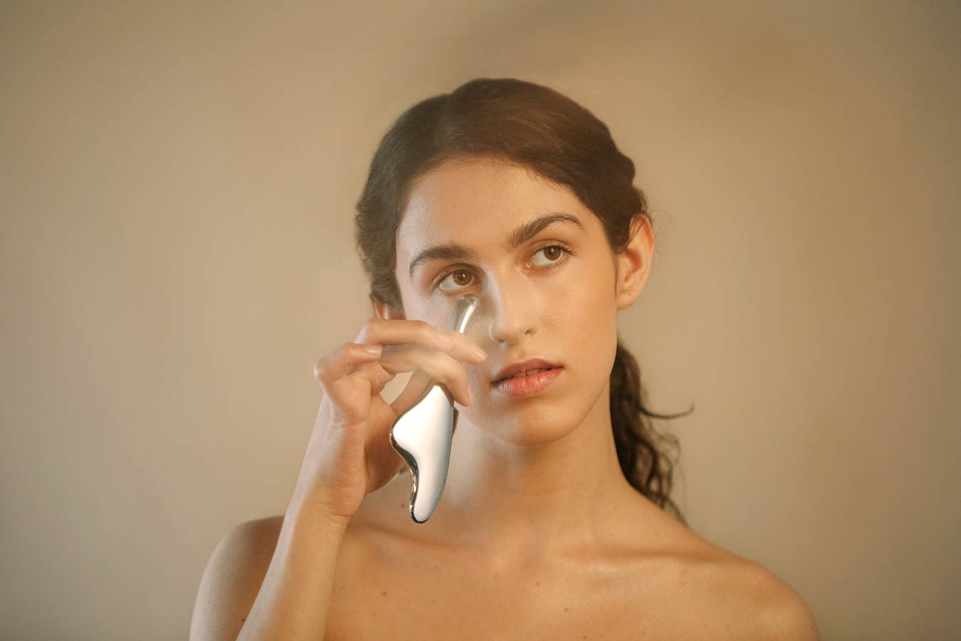 Beauty D - Wholesale Gua Sha Tool - Hadaka Sōleil Solar Powered Microcurrent Gua Sha Sculptor4