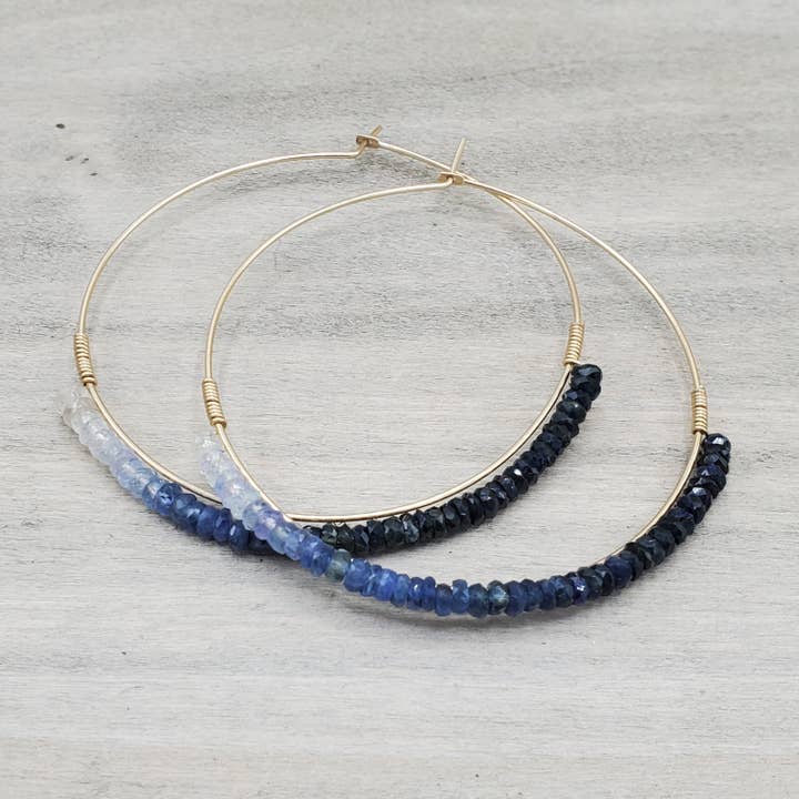 Safir Ombré dyppet guld Hoops for engroshandel hos Tela Bella Jewelry