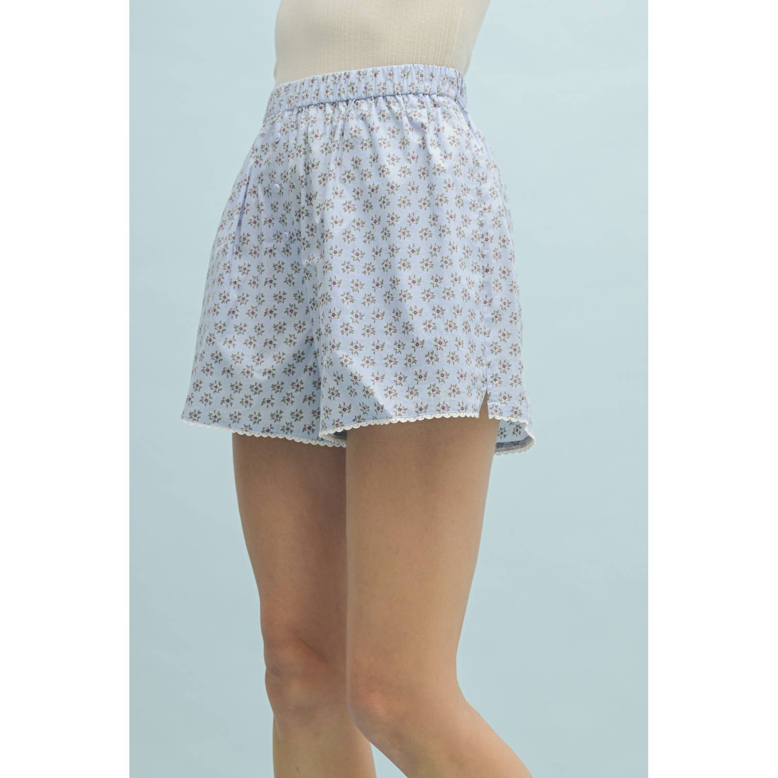 Wishlist Apparel – wholesale Shorts – Dam – FLORAL TRIM DETALJ SHORTS / WL25-10627B1