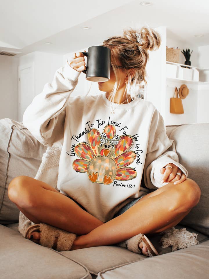 Southern Backroad Tees LLC - Wholesale Graphic Sweatshirt - Women's - Give Thanks to the Lord Sweatshirt0