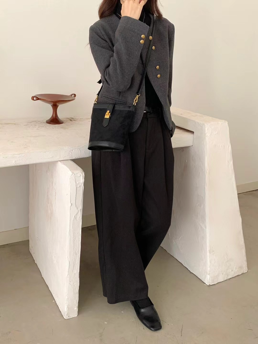 Pretty Persuasions - Wholesale Shoulder Bag - Women's - P25069 Suede-Like Microfiber Leather Shoulder/Crossbody Bag1