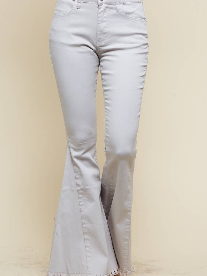 DENIM ÉVASÉ À FRANGES GRIS CLAIR SIP6197A pour la vente par Saints & Hearts