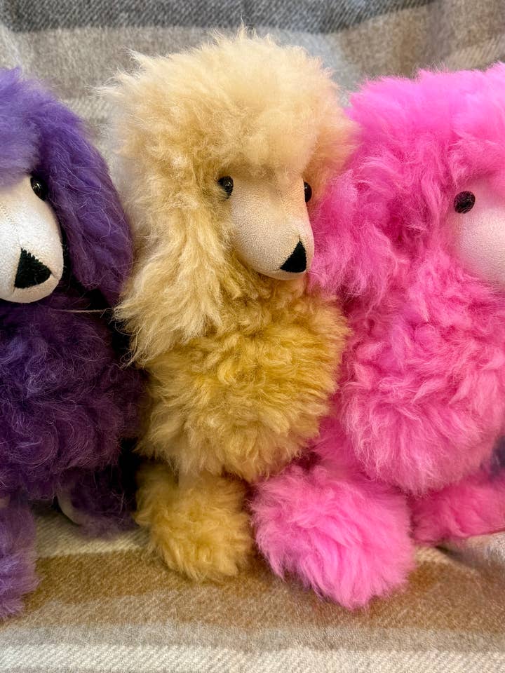 Grand Caniche Jouet en Fourrure d'Alpaga pour la vente par MegsOctopusGarden