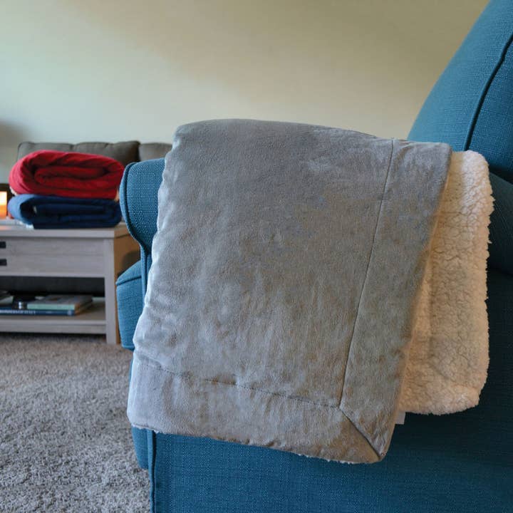 Pro Towels - Wholesale Throw Blanket - Luxury Sherpa Throw – Plush Holiday Blanket for Winter Gifts5