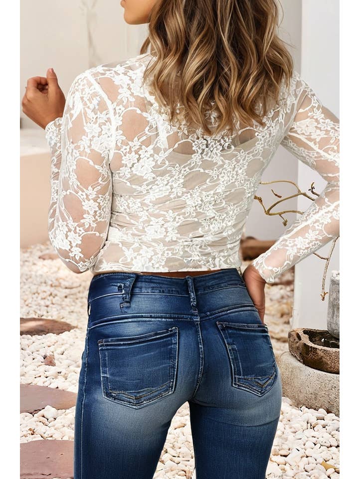 Blanc Haut à manches longues ajusté en maille de dentelle transparente à col montant LDC en vente sur Faire3