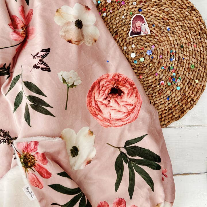 Oxeye Floral Co. - Wholesale Throw Blanket - Love Story Throw Blanket5