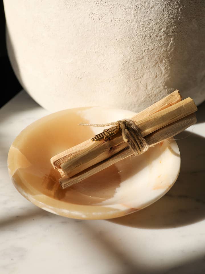 Palo Santo bundt med 5 pinde og charme for engroshandel hos Sacred Sunday